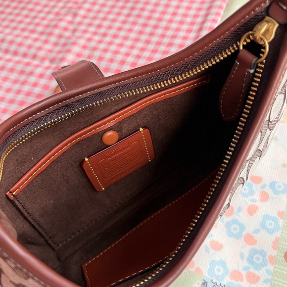 Coach Hamptons Hobo Bag In Signature Jacquard - Picture 3 of 7